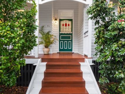 74 Mackenzie Street, Mount Lofty - Thumbnail 2