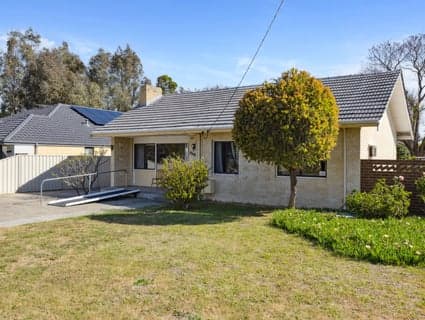 404, Cloverdale - Image 1