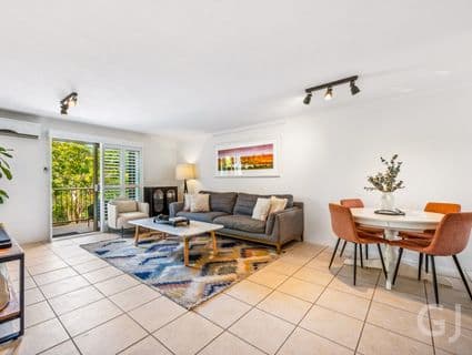 2/49 Railway Parade, Clayfield - Image 1