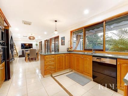 12 Abercarn Avenue, Craigieburn - Thumbnail 6