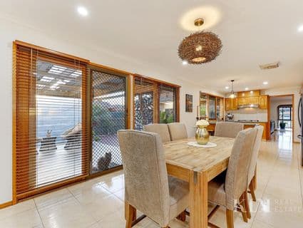 12 Abercarn Avenue, Craigieburn - Thumbnail 7