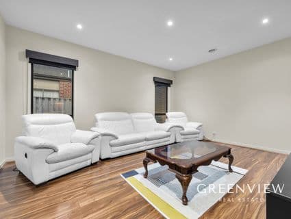 21 Nature Circuit, Cranbourne North - Thumbnail 2