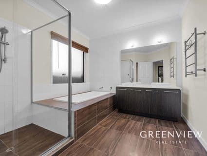 21 Nature Circuit, Cranbourne North - Thumbnail 4