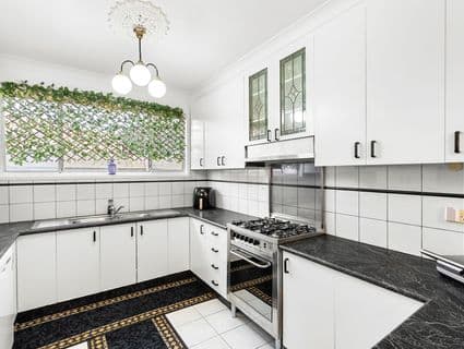 27 Belmore Road, Sunshine North - Thumbnail 5