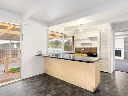 27 Tinapher Drive, Rye - Thumbnail 4