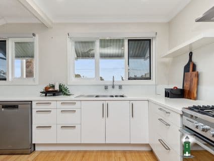 8 Maxworthy Place, Hamilton Hill - Thumbnail 5