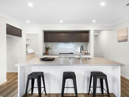 9 Honeyblossom Street, Manor Lakes - Thumbnail 8
