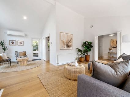 6 Elisdon Drive, Seaford - Thumbnail 2