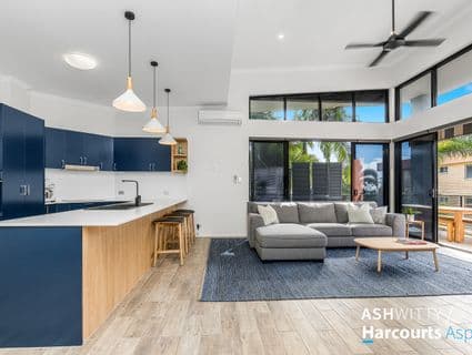 6/3 Johnston Street, Bilinga - Thumbnail 2