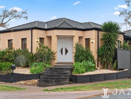 15 Dunstan Road, Point Cook - Thumbnail 2