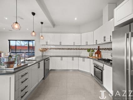15 Dunstan Road, Point Cook - Thumbnail 6