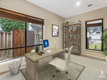5 Springbank Court, Sanctuary Lakes - Thumbnail 2