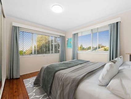 27 Martini Street, Mount Lofty - Thumbnail 2