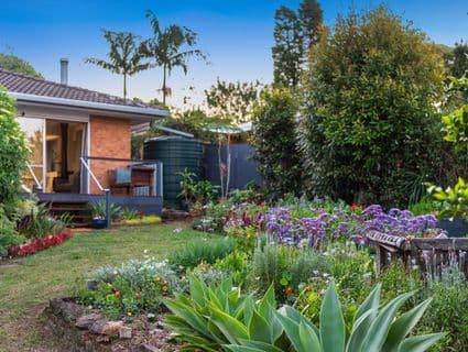 27 Martini Street, Mount Lofty - Thumbnail 4