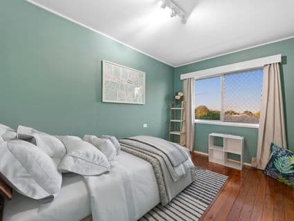 27 Martini Street, Mount Lofty - Thumbnail 8