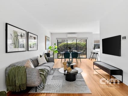 6/15 Curie Avenue, Oak Park - Image 1