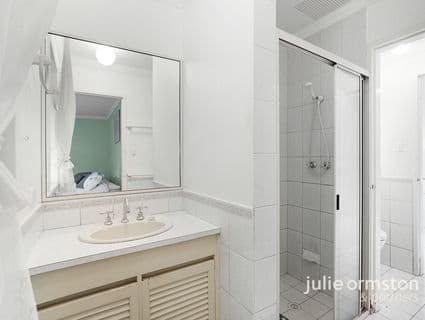 8 Chelsford Road, Warwick - Thumbnail 7