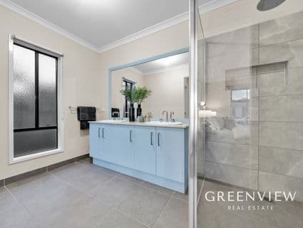 9 Tattle Grove, Cranbourne East - Thumbnail 4