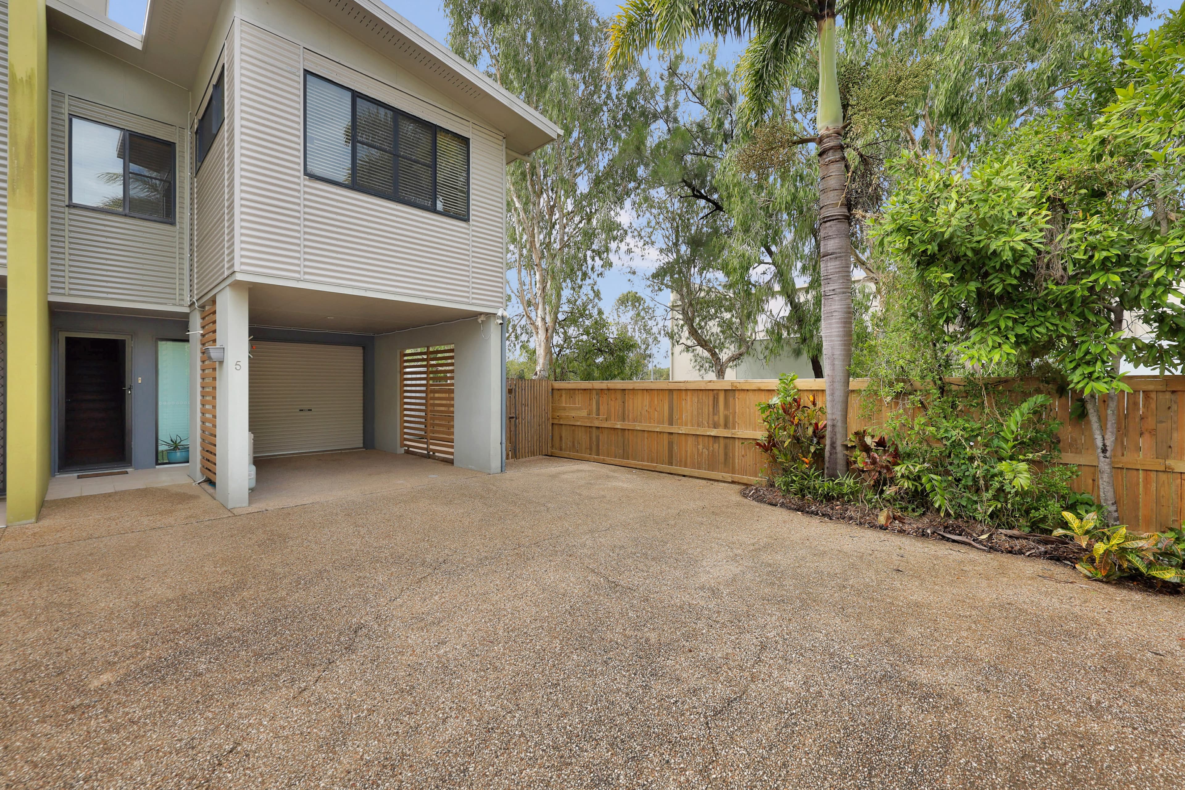 5/6 Whistler Way, Mount Pleasant - Image 1