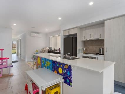 3 Minerva Street, South Ripley - Thumbnail 5