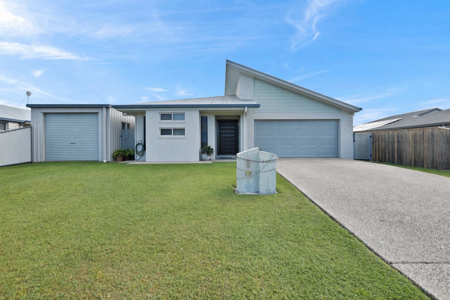 32 Bowden Crescent, Marian - Image 1