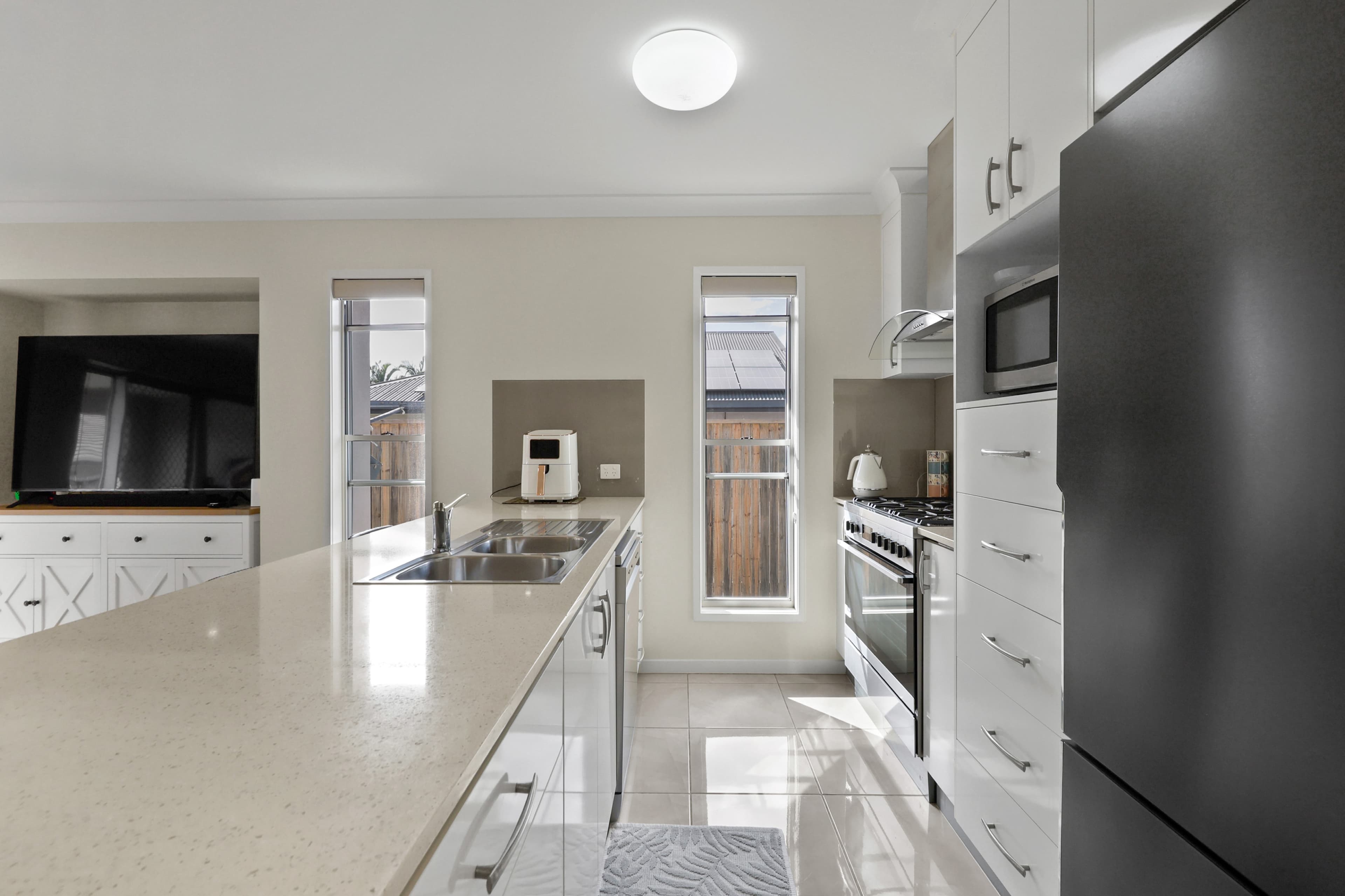 32 Bowden Crescent, Marian - Thumbnail 4