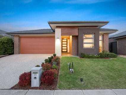 404, Clyde North - Image 1