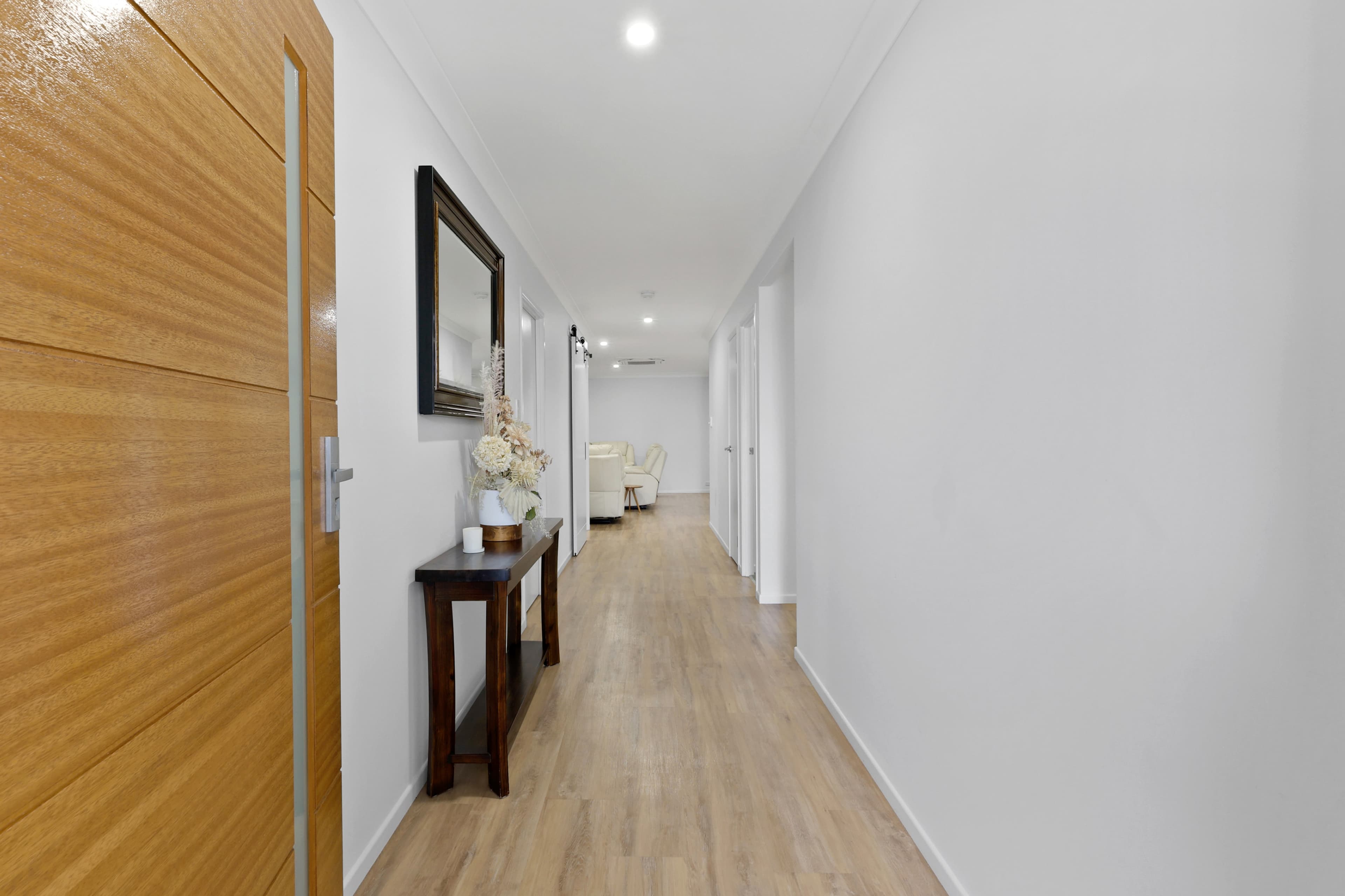 11 Hermosa Circuit, Beaconsfield - Thumbnail 2