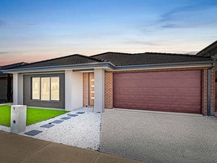 10 Tapioca Street, Manor Lakes - Thumbnail 2