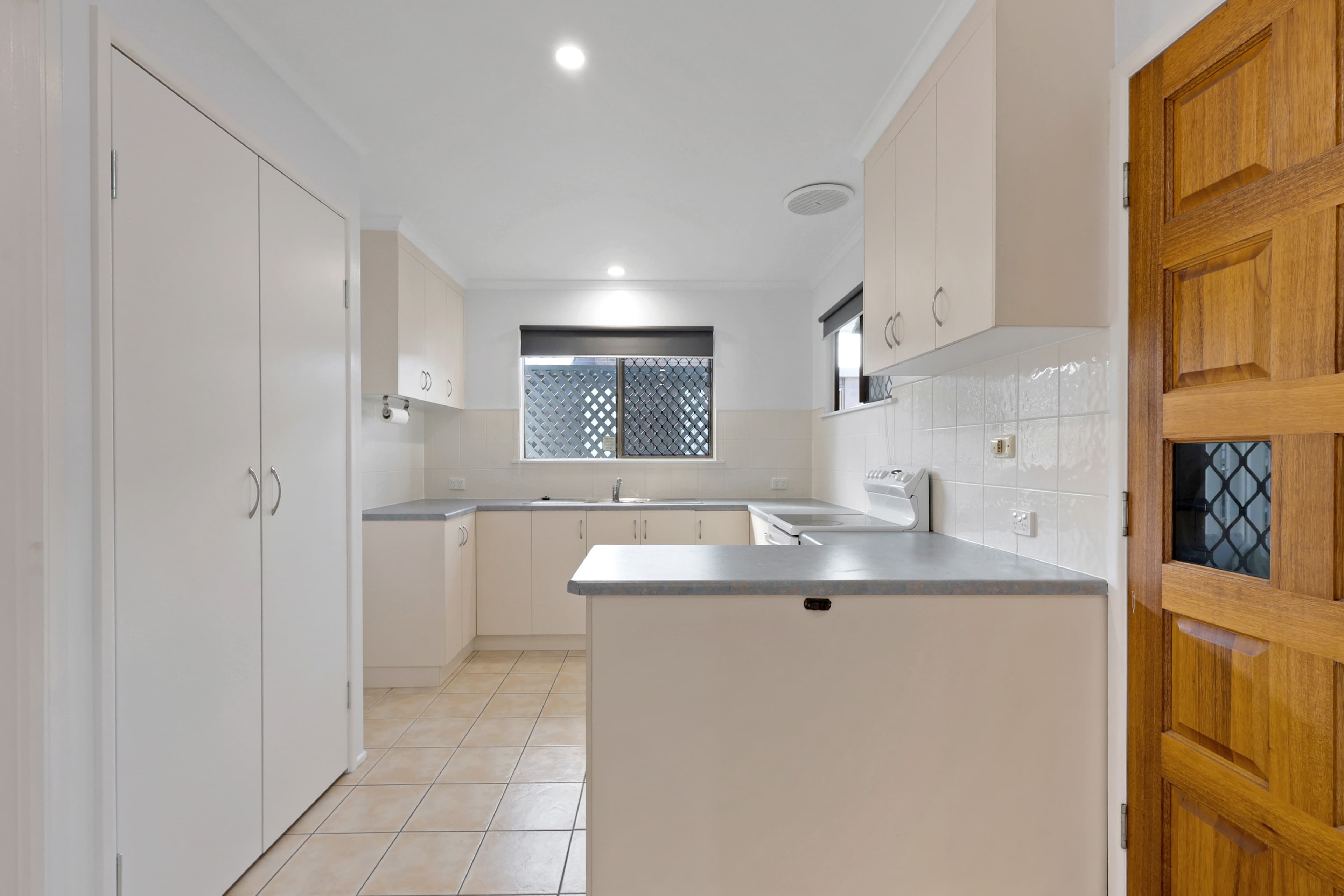 2/16 Graffunder Street, South Mackay - Thumbnail 4