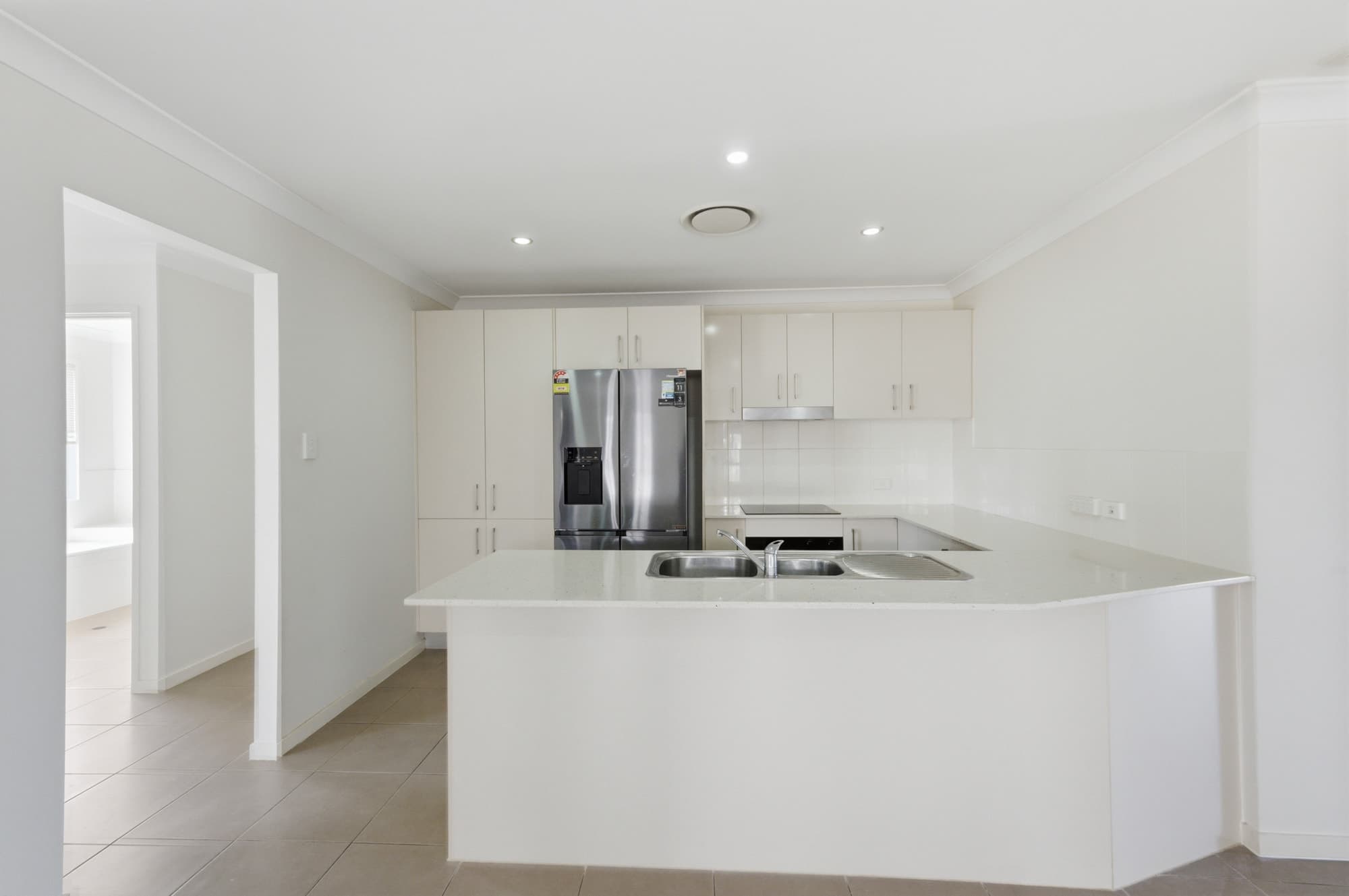 3 Armstrong Court, Marian - Thumbnail 3