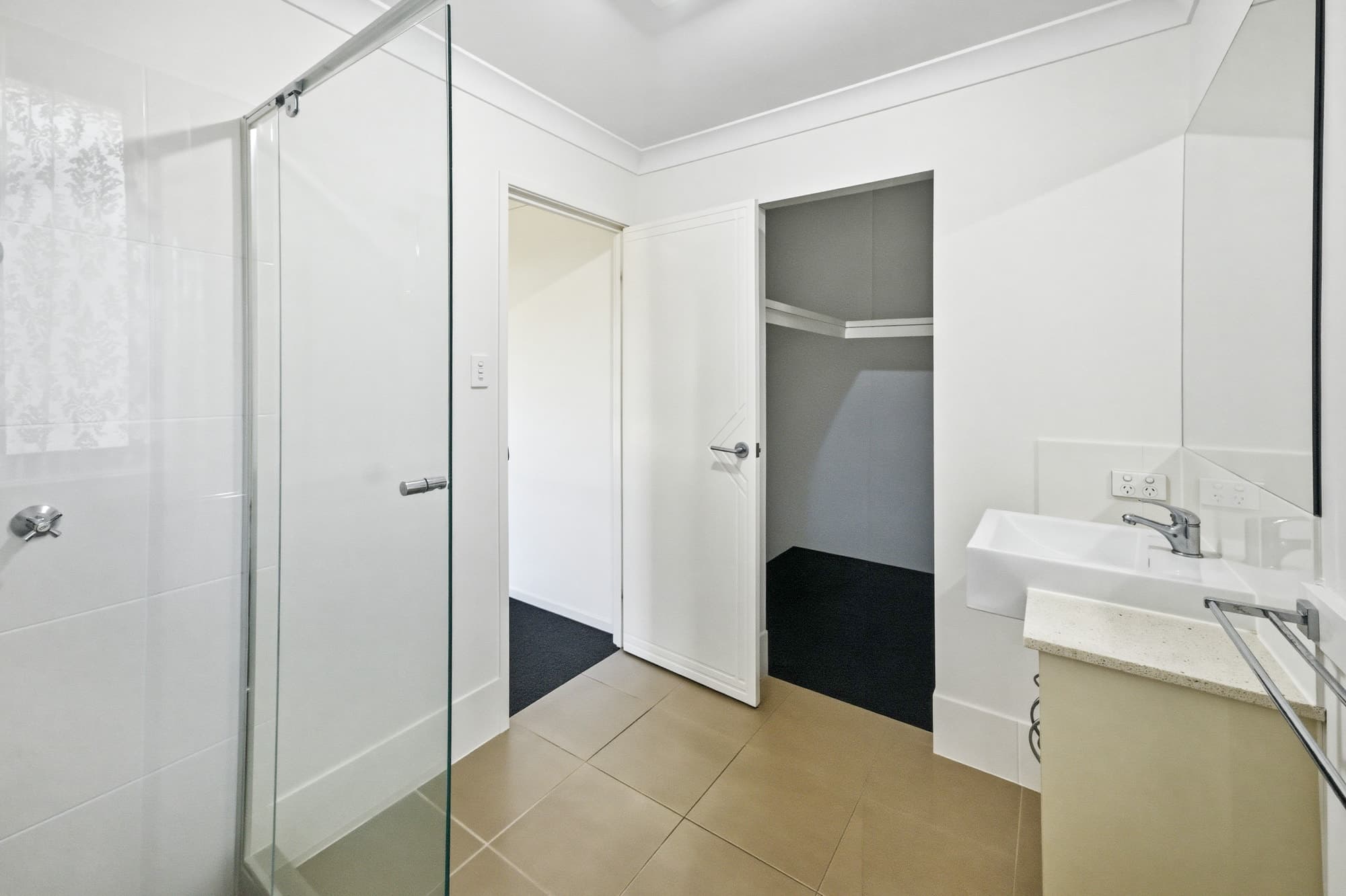 3 Armstrong Court, Marian - Thumbnail 8