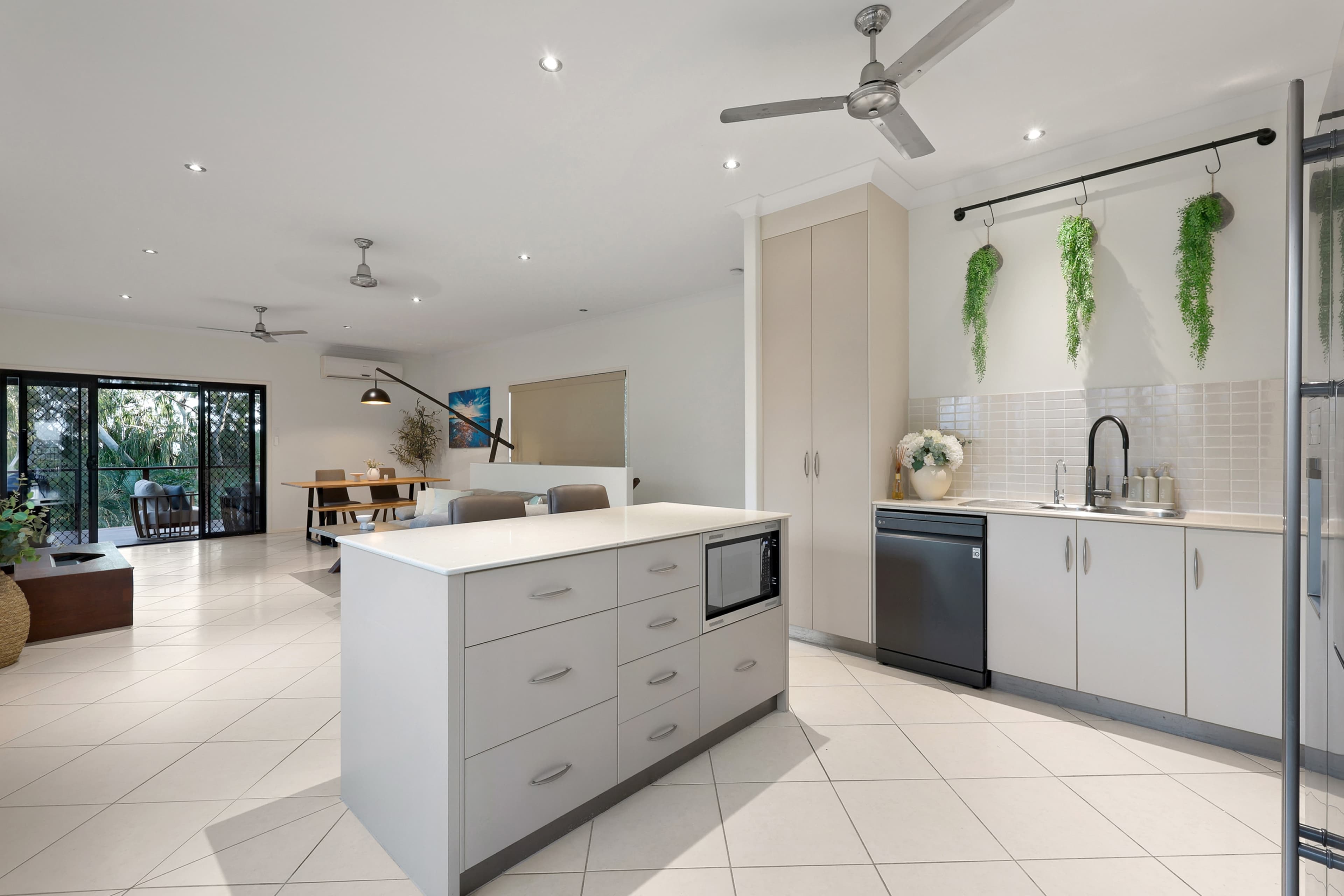 7A Kinnon Street, Glenella - Thumbnail 4