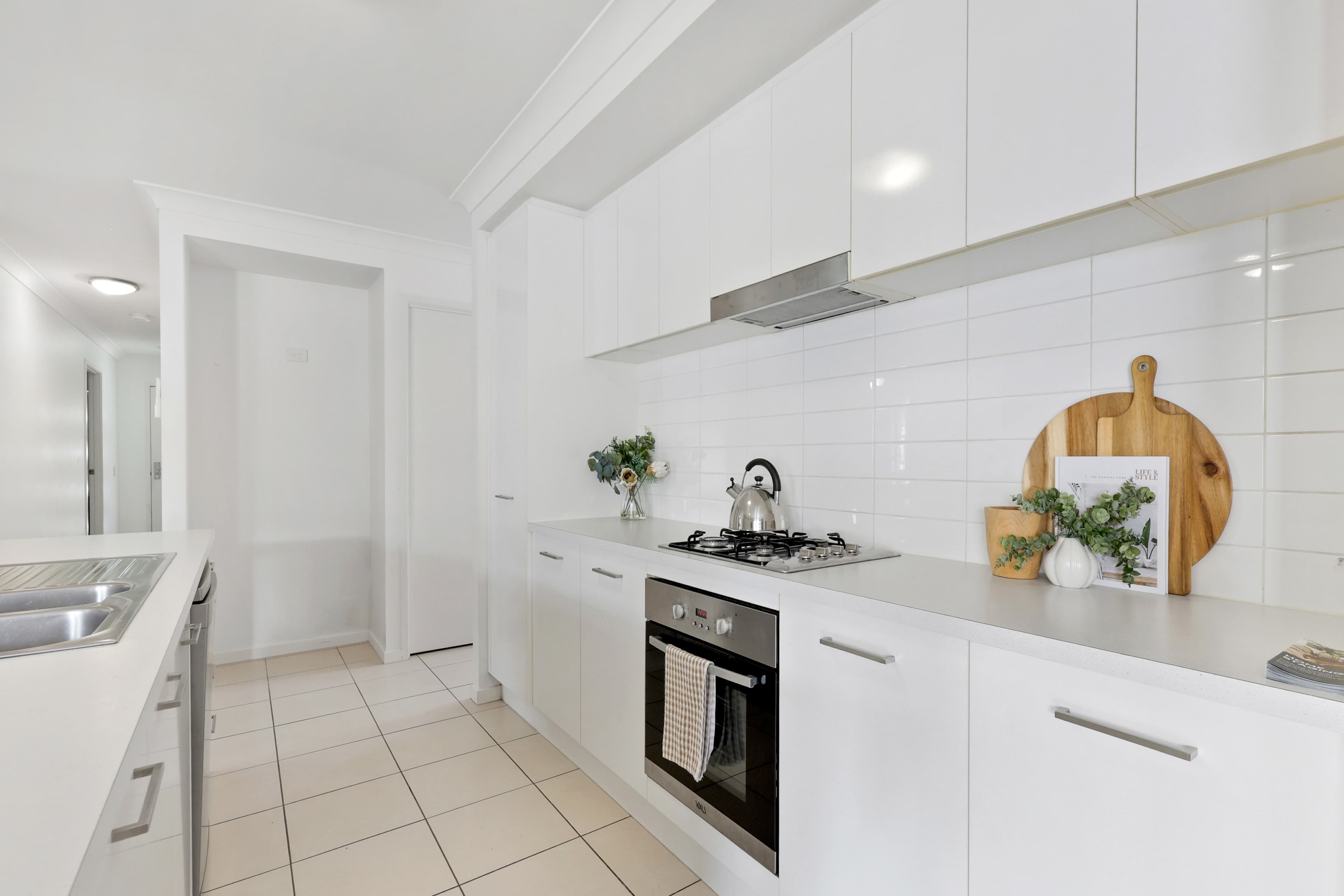8 Sonoran Street, Rural View - Thumbnail 2