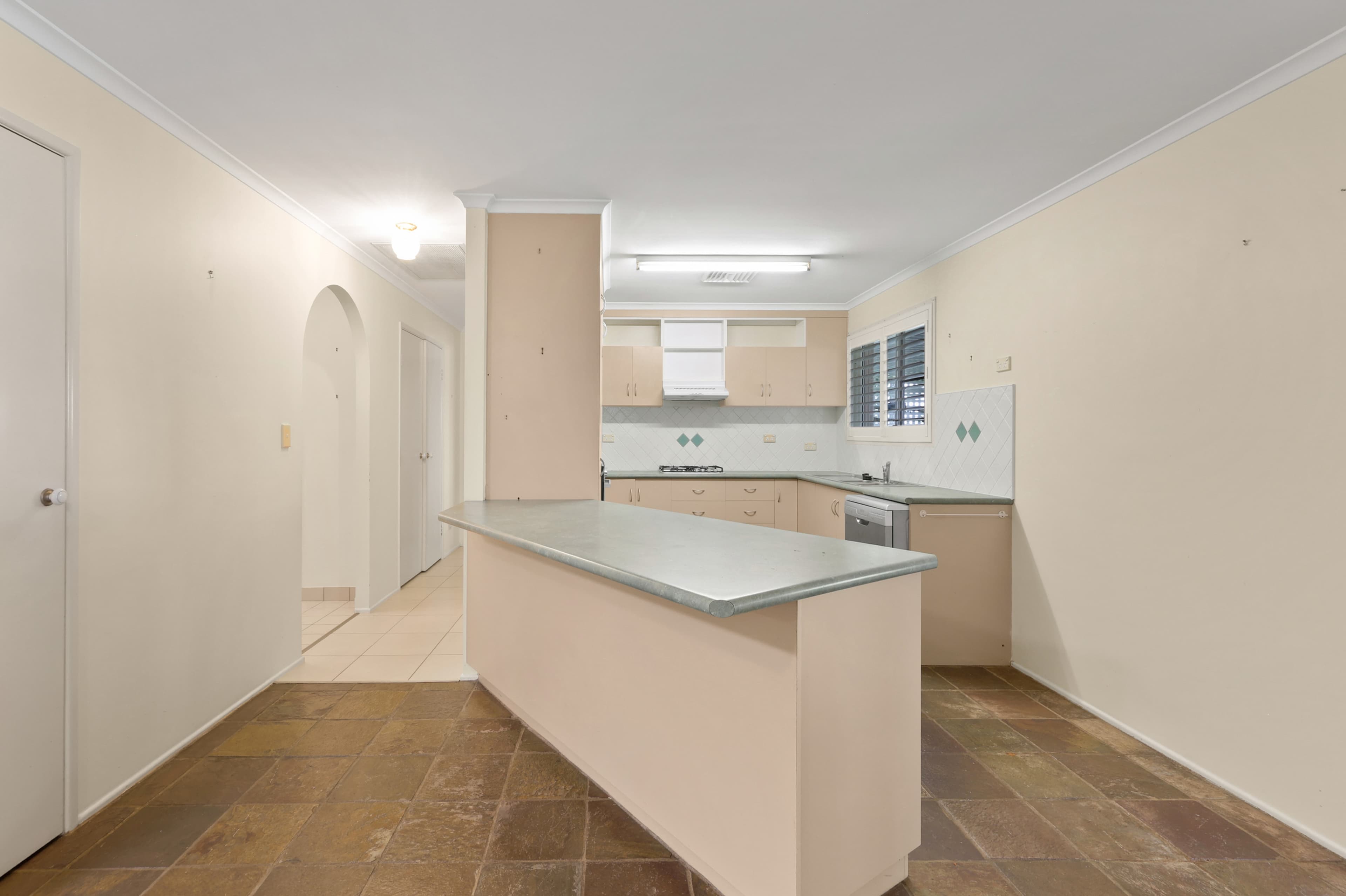 27 Blue Beach Boulevard, Haliday Bay - Thumbnail 4