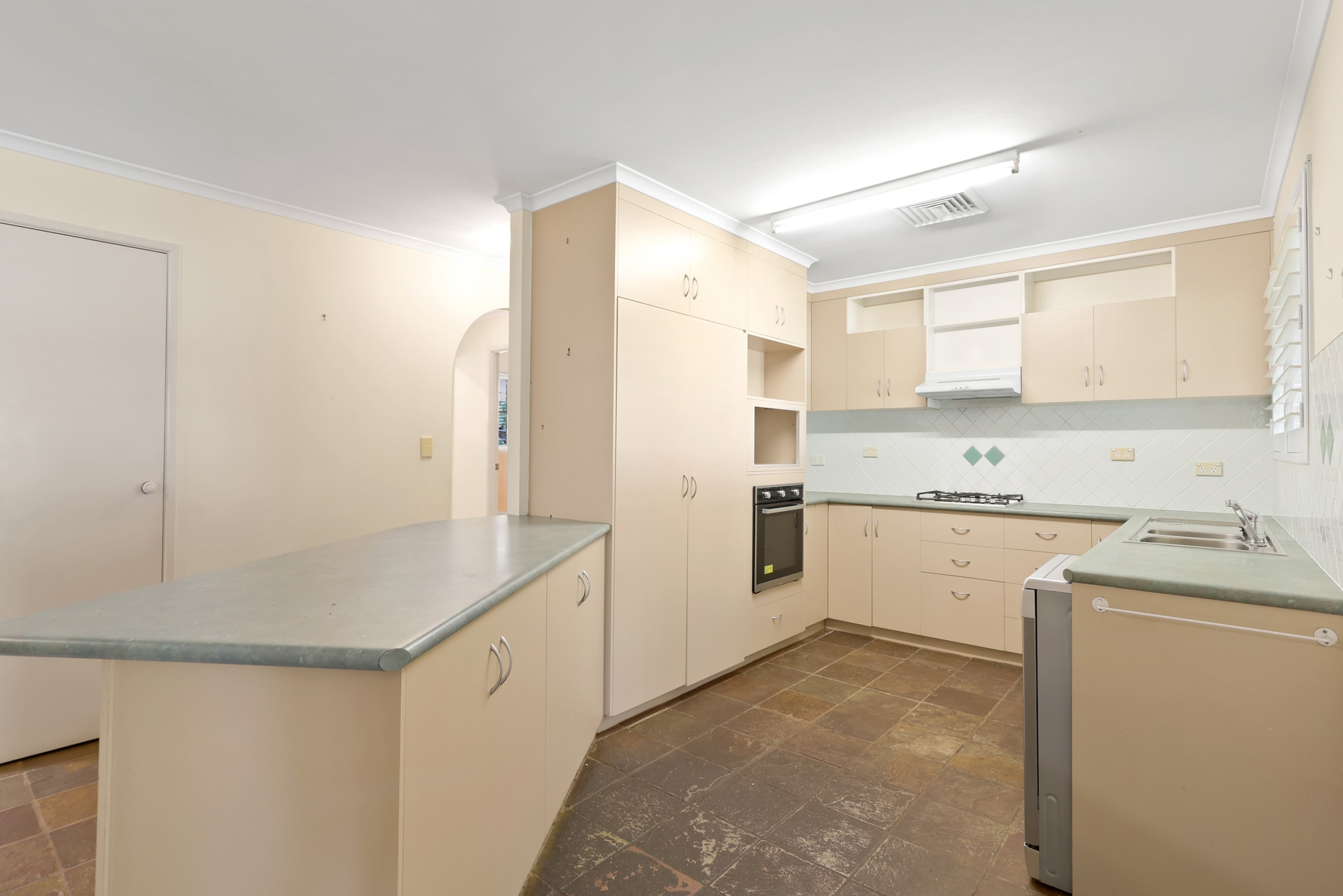 27 Blue Beach Boulevard, Haliday Bay - Thumbnail 5