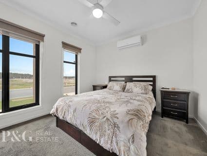 32 Bonza Circuit, Clyde North - Thumbnail 7