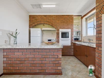 27 Grandpre Crescent, Hamilton Hill - Thumbnail 5
