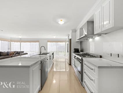 5 Wattle Grove, Narre Warren South - Thumbnail 2