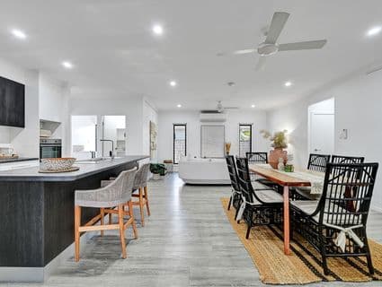 34 Dune Parade, Bushland Beach - Thumbnail 2