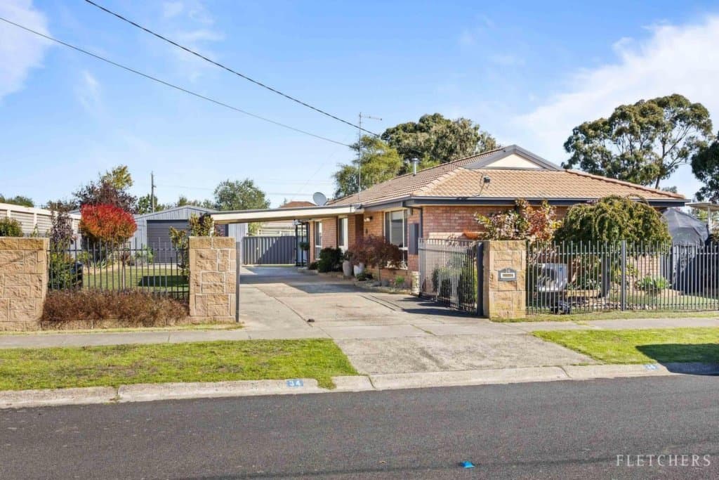 34 Mcnulty Drive, Wendouree - Image 1