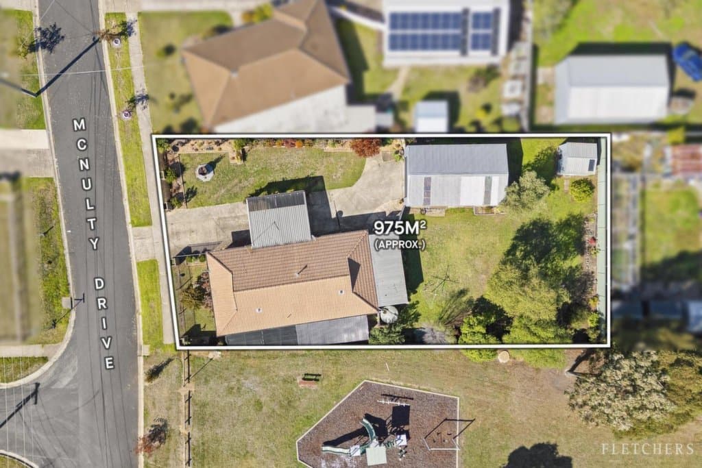 34 Mcnulty Drive, Wendouree - Thumbnail 2