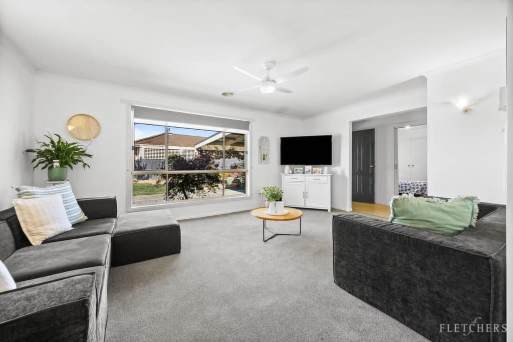 34 Mcnulty Drive, Wendouree - Thumbnail 4