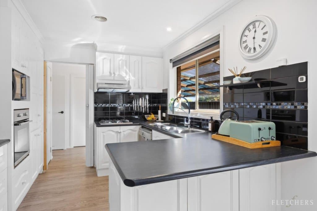 34 Mcnulty Drive, Wendouree - Thumbnail 7