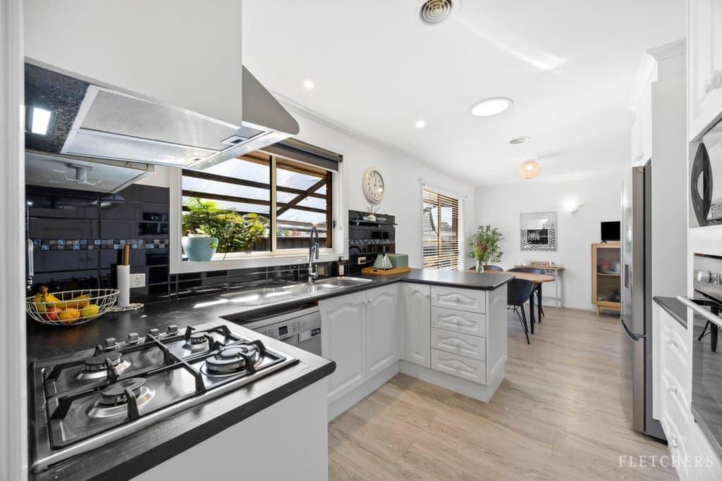 34 Mcnulty Drive, Wendouree - Thumbnail 8