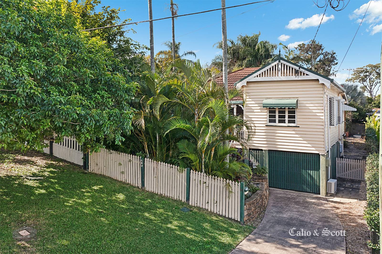 14 Curlew St, Sandgate, QLD, Sandgate - Thumbnail 2