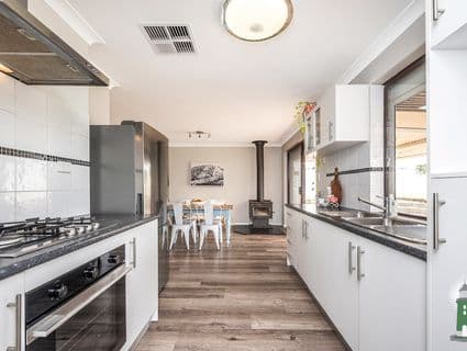 9 Stainer Avenue, Rockingham - Thumbnail 2