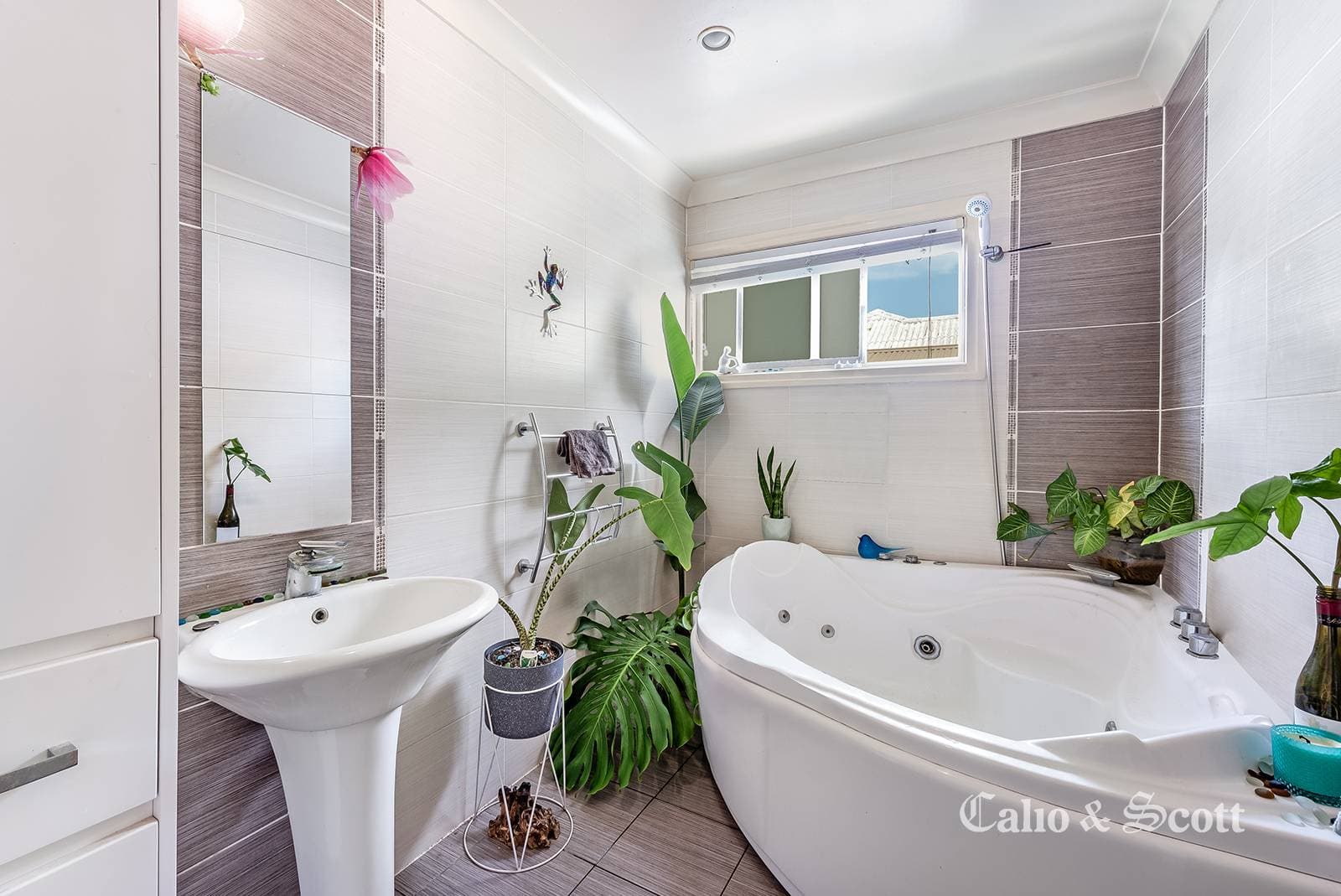 24 Griffith St, Sandgate, QLD, Sandgate - Thumbnail 5