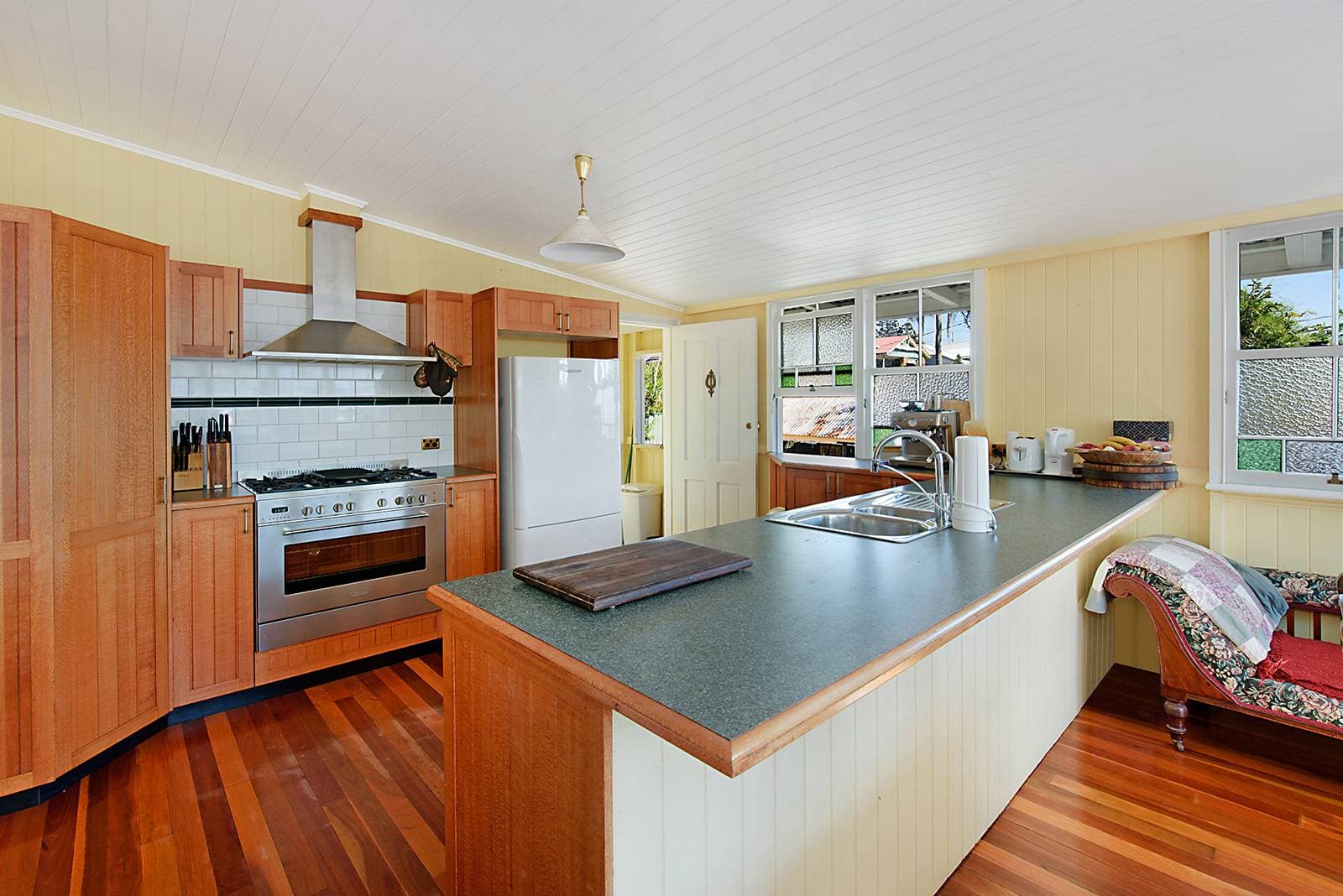 3 Albion St, Sandgate, QLD, Sandgate - Thumbnail 4