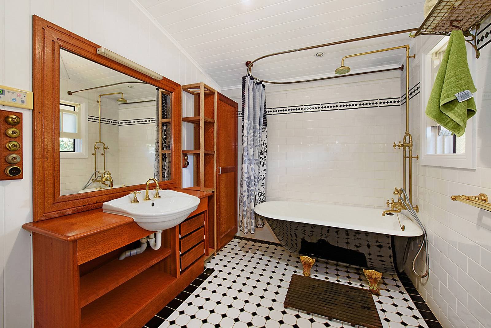 3 Albion St, Sandgate, QLD, Sandgate - Thumbnail 8